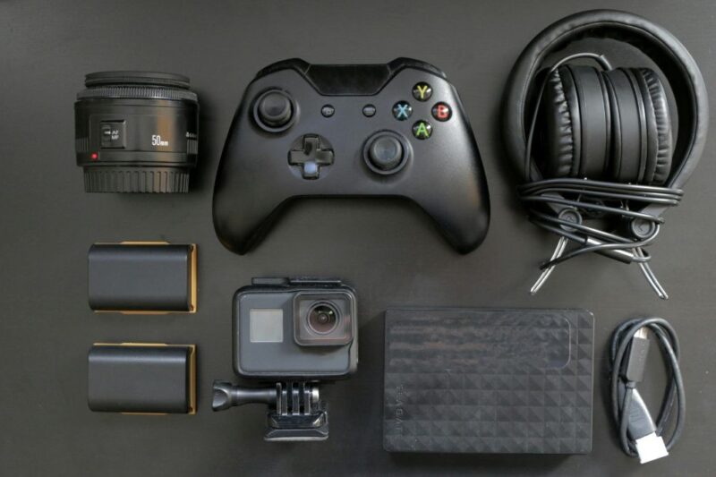 Top 5 Must-Have Travel Gadgets for Your 2025 European Trip